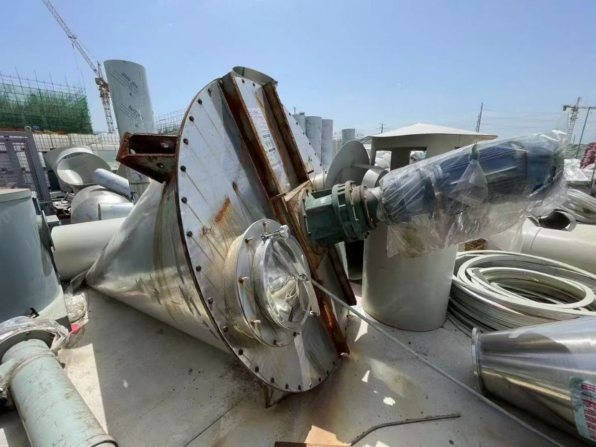 轉(zhuǎn)讓二手錐形混合機(jī) 容積3立方-4立方雙螺旋錐形混合機(jī)