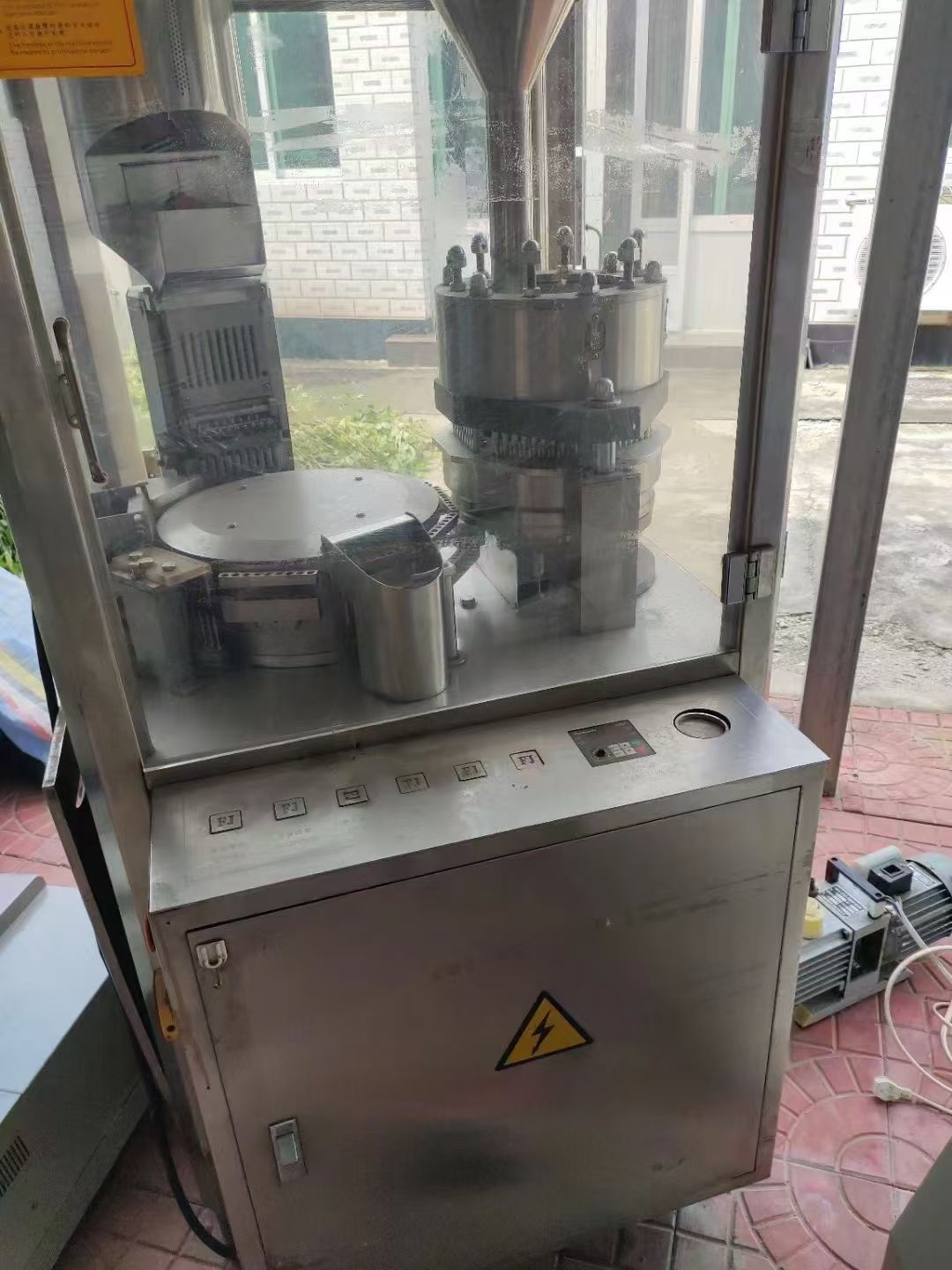 轉(zhuǎn)讓二手膠囊填充機 一臺1200型配0號模具軟膠囊填充機
