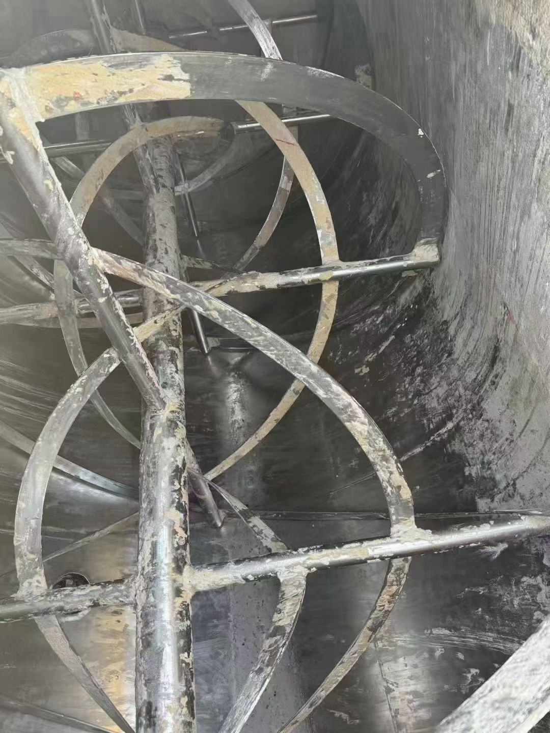 轉(zhuǎn)讓二手真石漆攪拌機(jī) 一臺(tái)容積20立方功率45千瓦臥式真石漆攪拌混合機(jī)