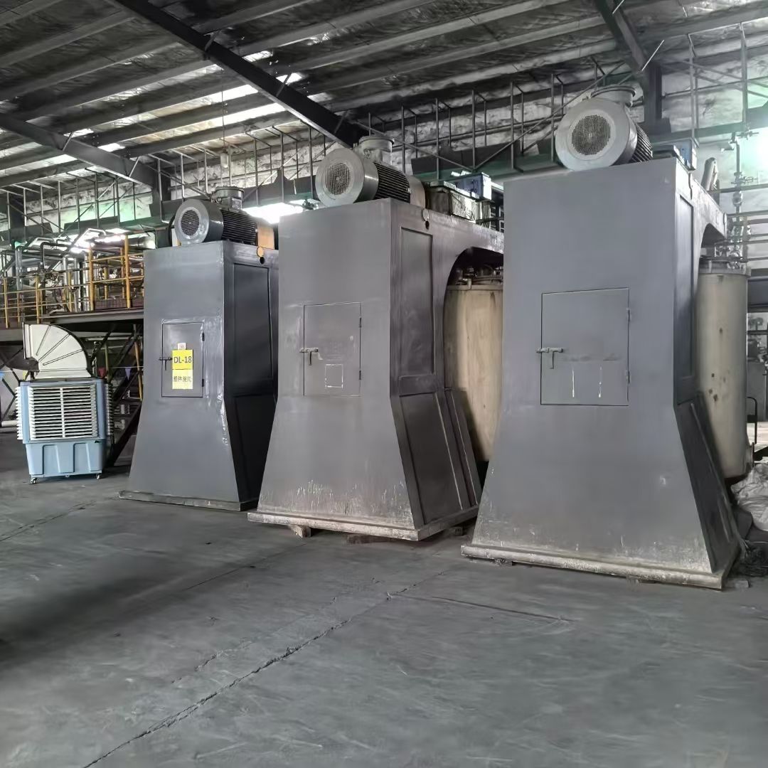 轉(zhuǎn)讓二手立式球磨機(jī) 四臺容積3000L立式超細(xì)球磨機(jī)