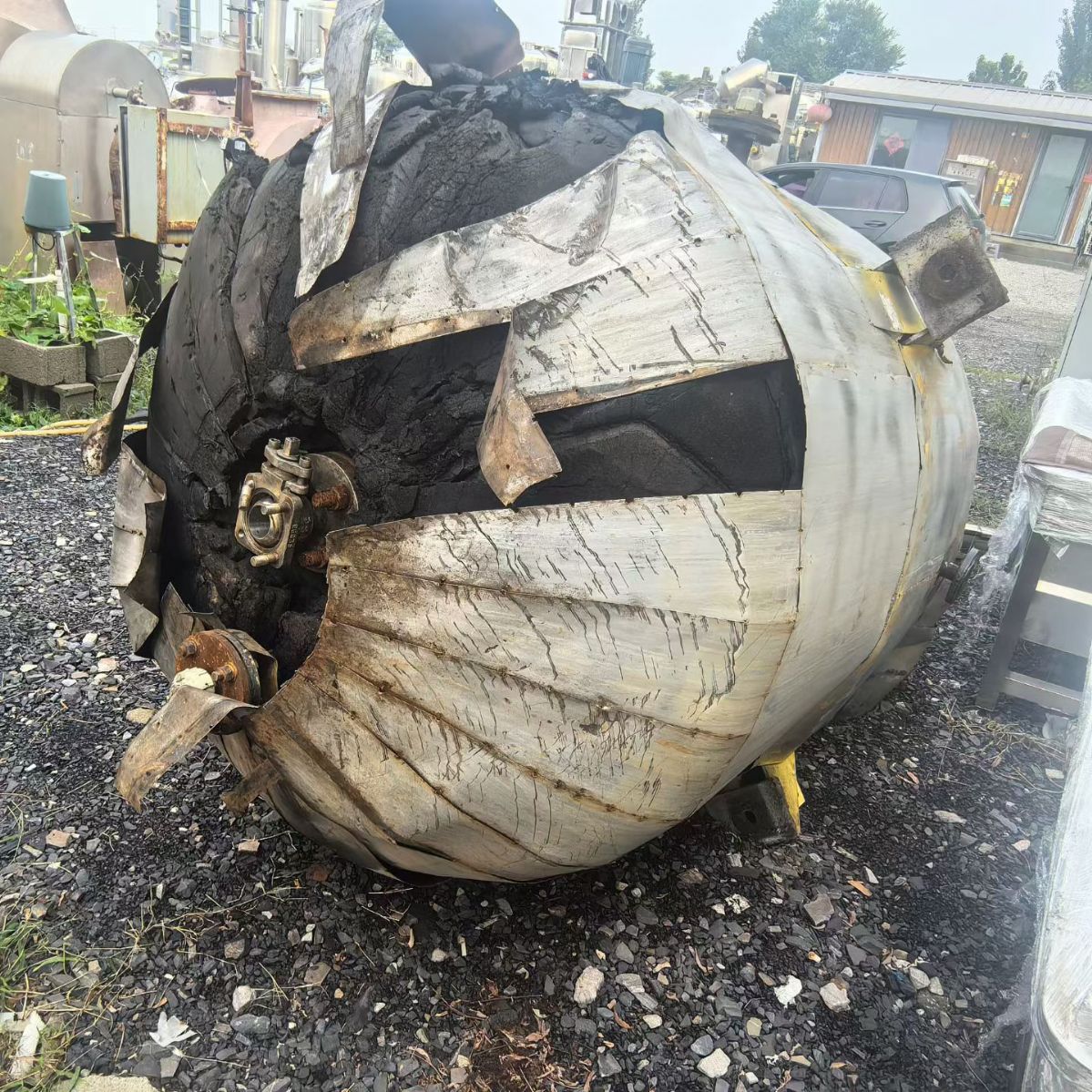 转让二手高压反应釜 一台容积1.3立方压力80公斤磁力高压反应釜