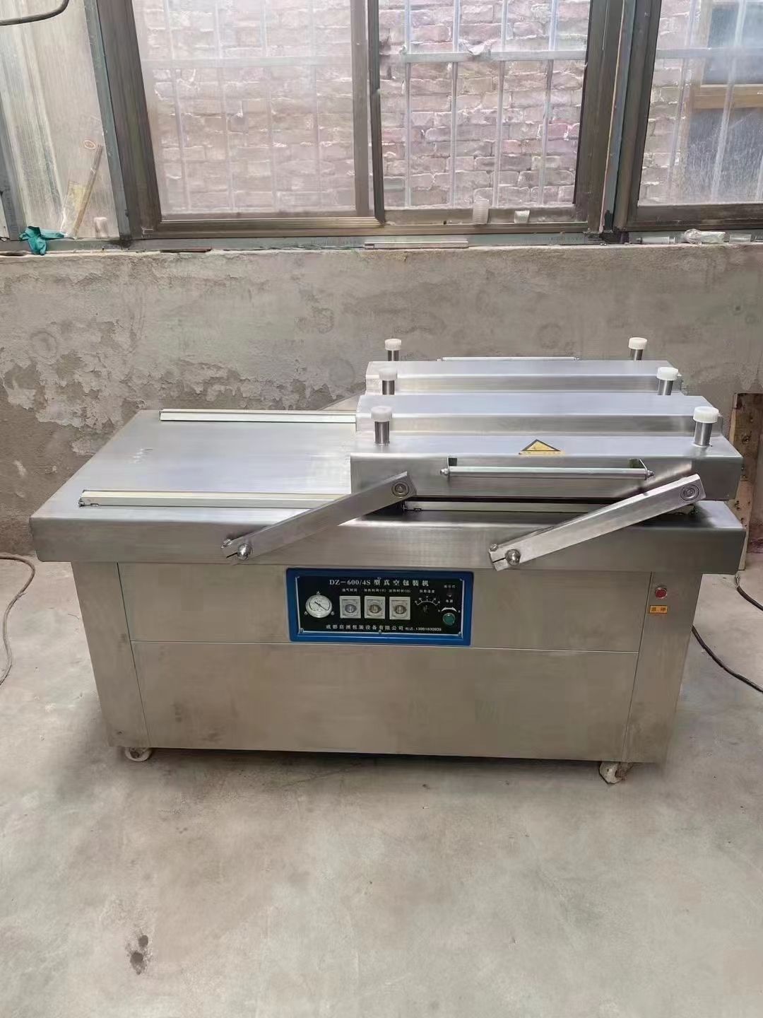轉(zhuǎn)讓二手真空包裝機 一臺600型諸城產(chǎn)雙室真空包裝機