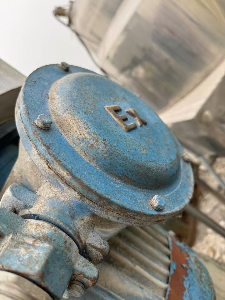 轉(zhuǎn)讓二手三輥研磨機(jī) 一臺(tái)260型常州武進(jìn)產(chǎn)防爆三輥研磨機(jī)