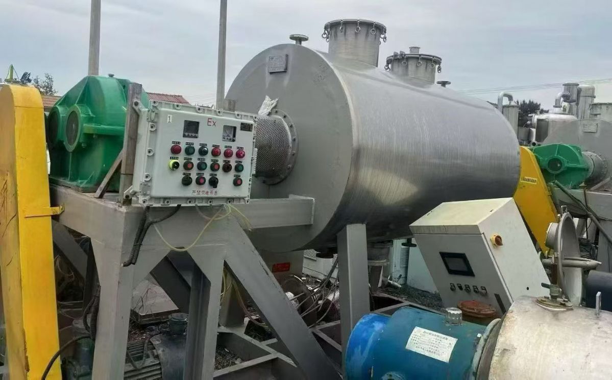 转让二手耙式干燥机 两台容积3000升卧式耙式真空干燥机