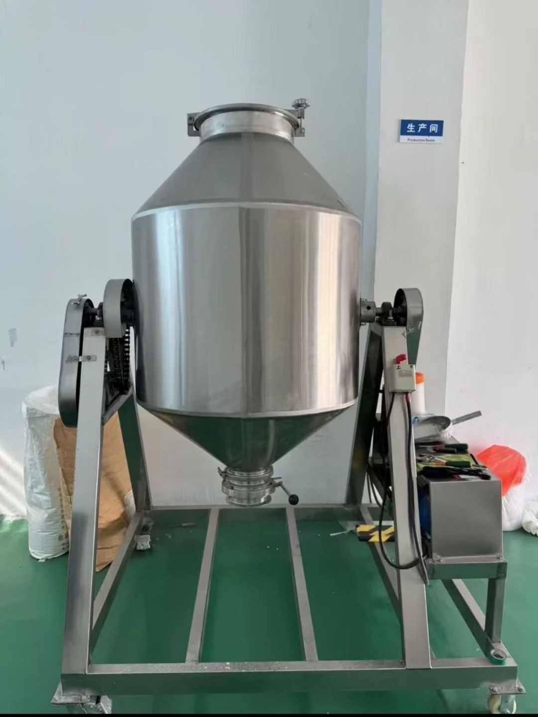 轉(zhuǎn)讓二手腰鼓混合機 一臺容積500L全不銹鋼高效腰鼓混合機
