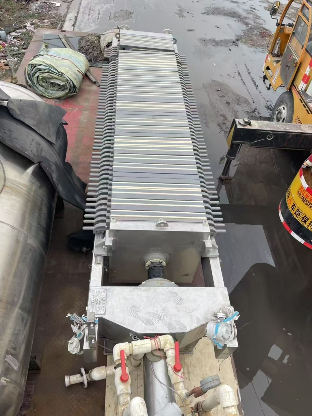 轉(zhuǎn)讓二手隔膜壓濾機 一臺面積50平方內(nèi)鑲嵌景津隔膜壓濾機