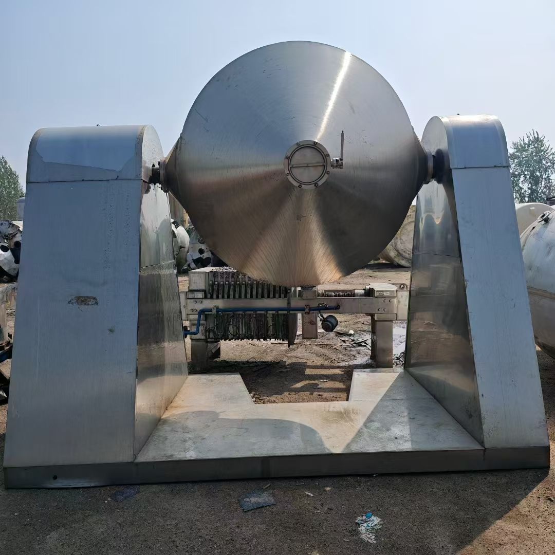 轉(zhuǎn)讓二手雙錐混合機(jī) 一臺(tái)容積3000升真空回轉(zhuǎn)雙錐混合機(jī)