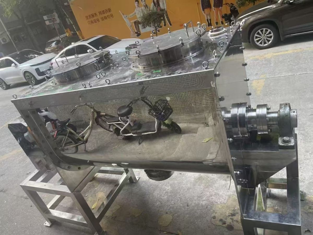 轉(zhuǎn)讓二手螺帶混合機 一臺容積1立方食品級拋光螺帶混合機