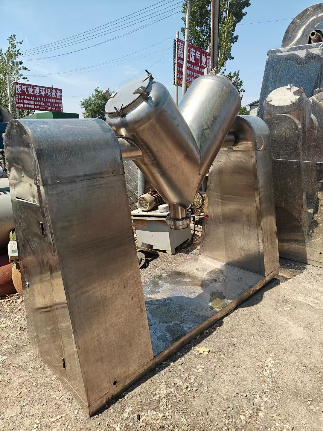 轉(zhuǎn)讓二手V型混合機 一臺容積300內(nèi)外拋光食品級V型混合機