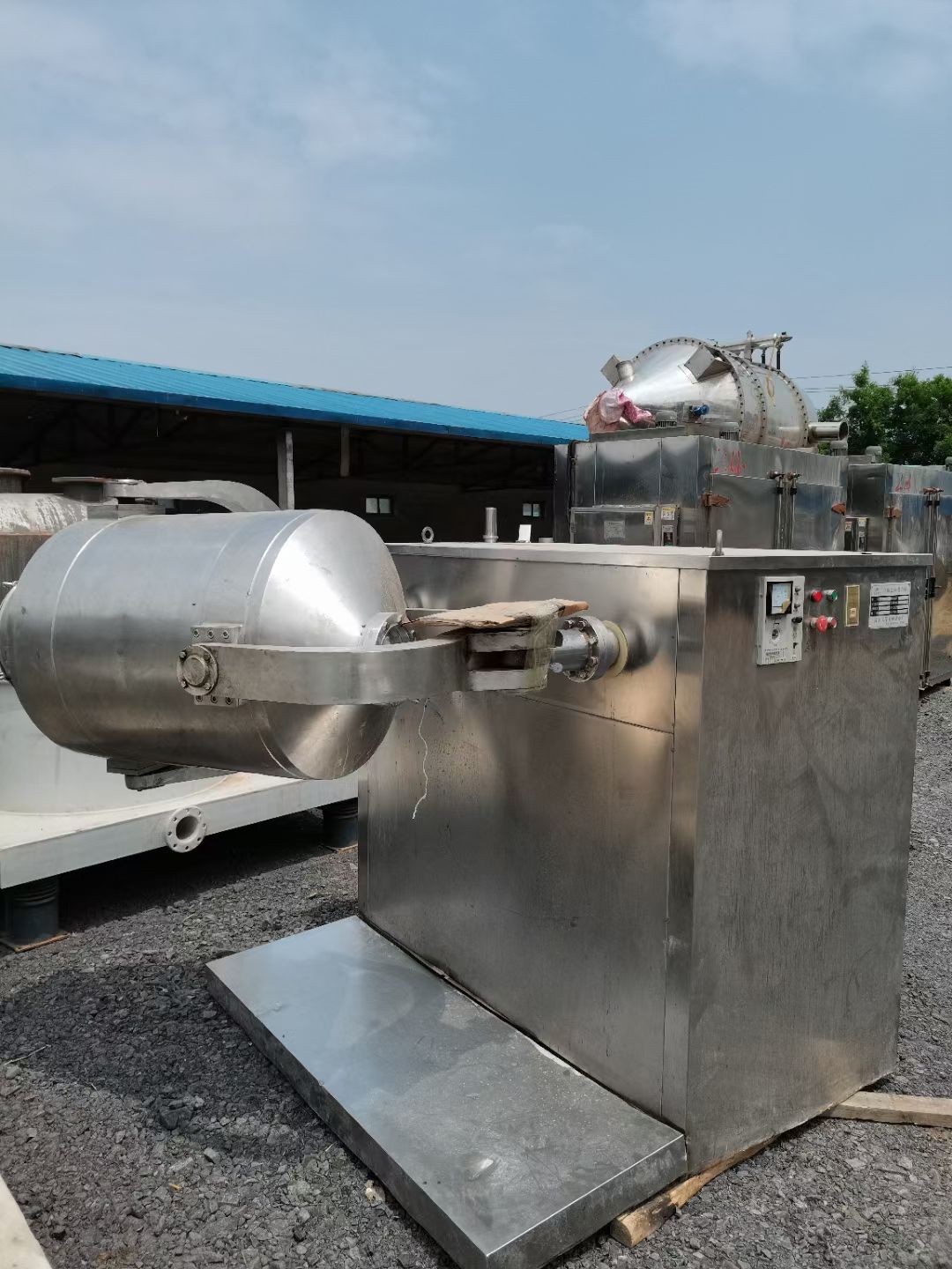 轉(zhuǎn)讓二手三維混合機(jī) 一臺(tái)容積400L制藥級(jí)三維運(yùn)動(dòng)混合機(jī)