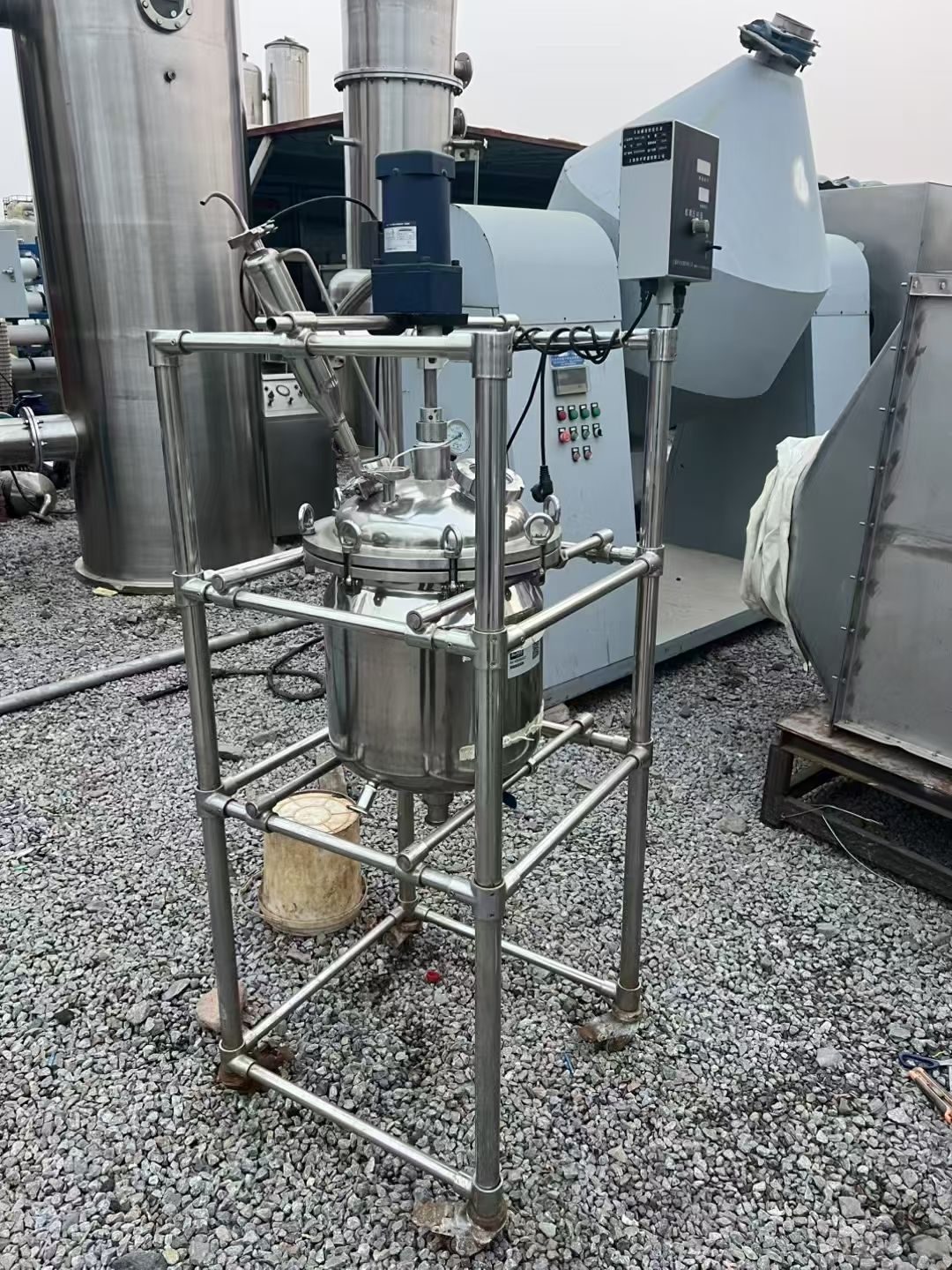 轉(zhuǎn)讓二手不銹鋼反應(yīng)釜 一臺容積20L配循環(huán)器實驗型不銹鋼反應(yīng)釜
