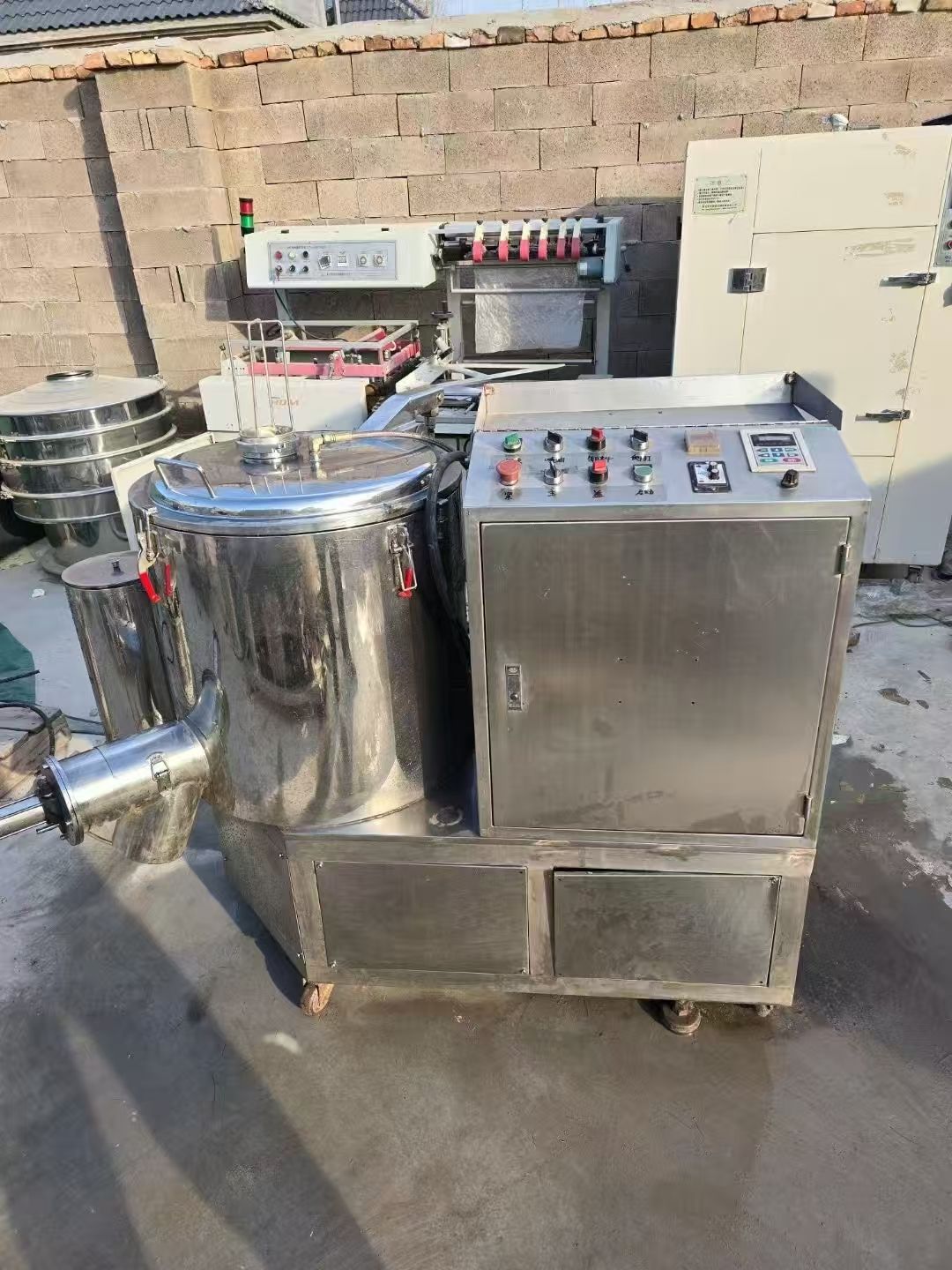 轉(zhuǎn)讓二手高速混合機(jī) 一臺(tái)容積100L食品級(jí)立式高速混合機(jī)