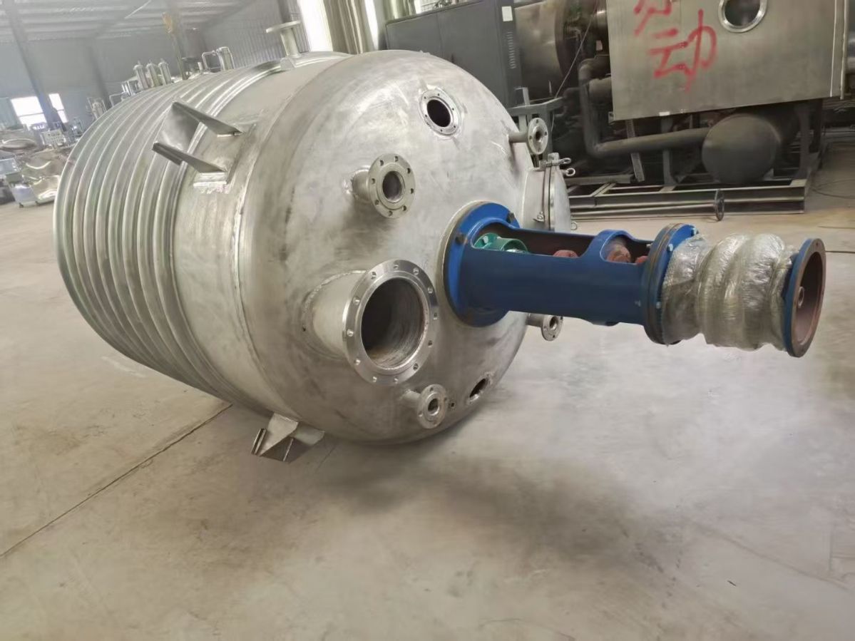 转让二手不锈钢反应釜 10台容积3立方壁厚8mm不锈钢反应釜