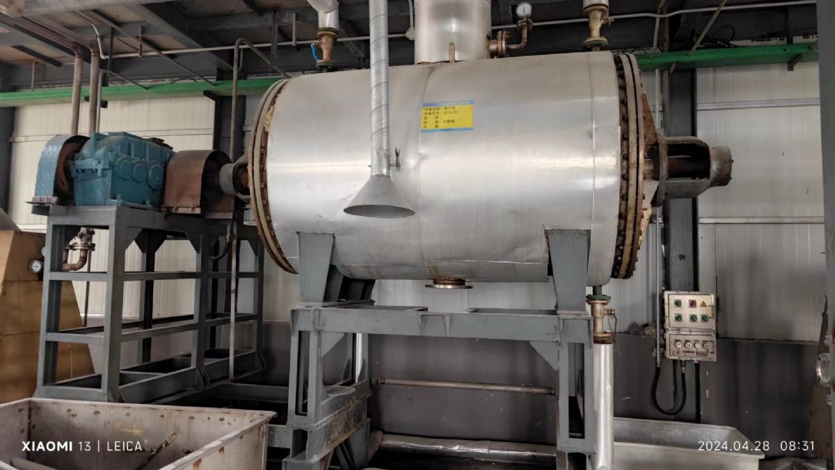 轉(zhuǎn)讓二手耙式干燥機 一臺容積3000L全鈦材真空耙式干燥機