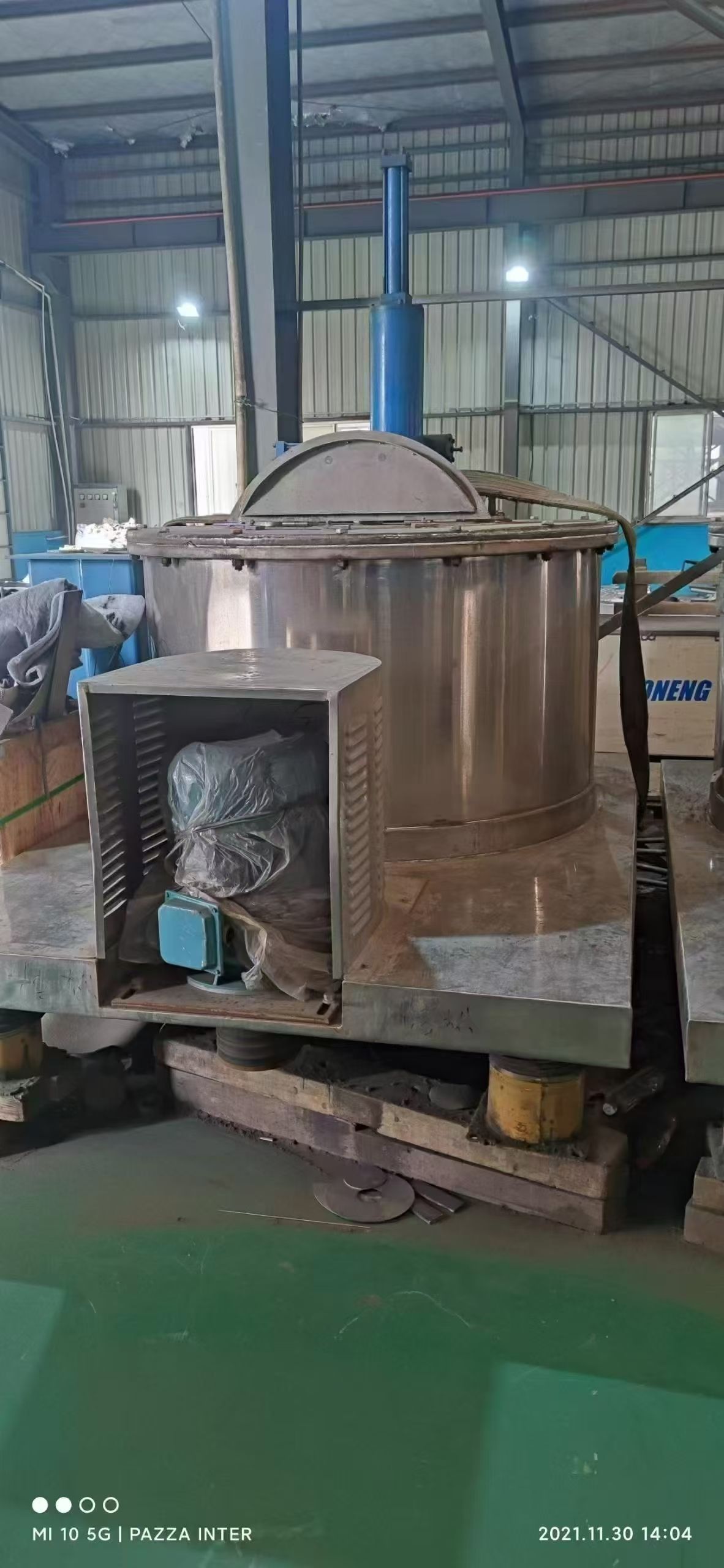 转让二手平板离心机 两台1250型全钛材平板刮刀离心机