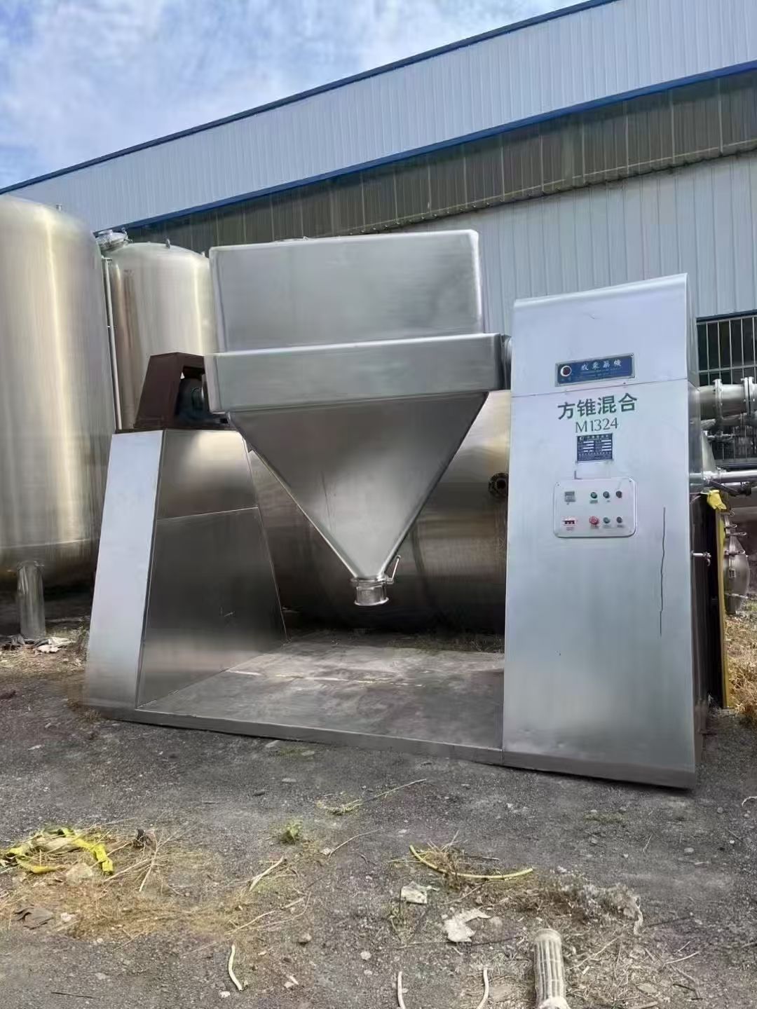 轉(zhuǎn)讓二手方錐混合機(jī) 一臺(tái)容積3000升全不銹鋼方錐混合機(jī)