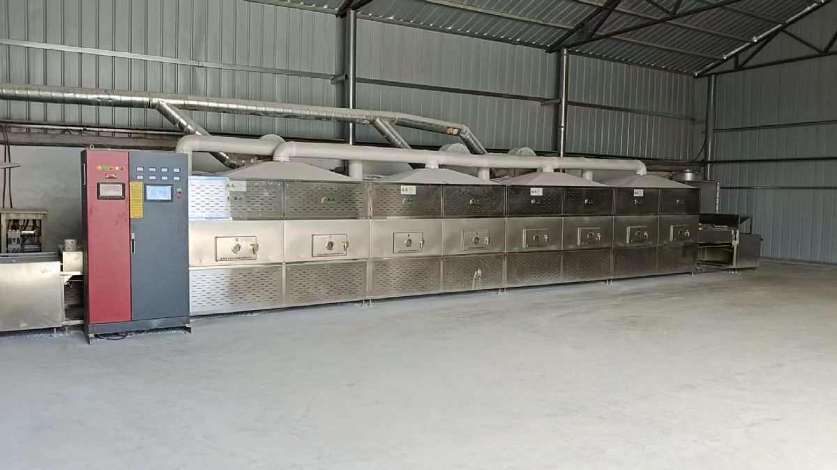 轉讓二手微波干燥機 一臺功率115千瓦隧道式微波干燥機