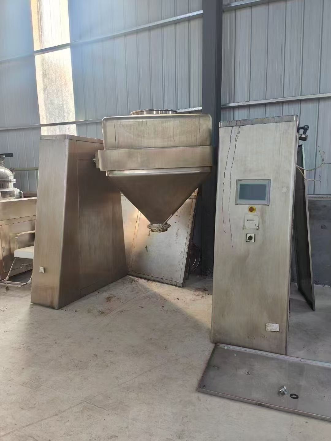 轉(zhuǎn)讓二手方錐混合機(jī) 容積1000L-3000L高效方錐混合機(jī)