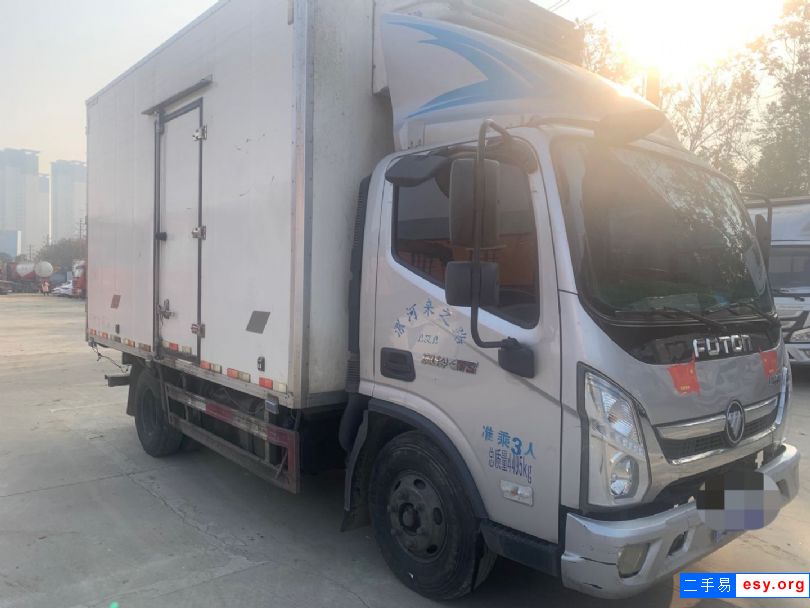 轉(zhuǎn)讓福田藍(lán)牌4.2米肉鉤冷鏈車 國(guó)五8成新 價(jià)格有優(yōu)惠
