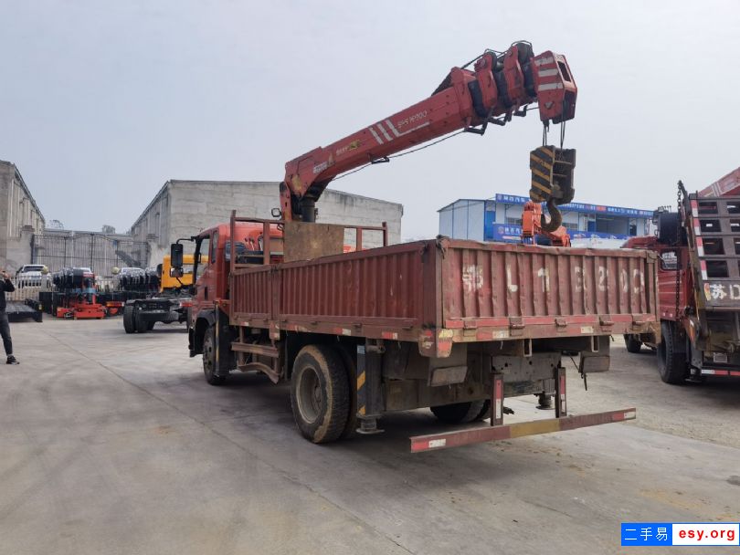低價(jià)轉(zhuǎn)讓5噸6.3噸8噸12噸16噸隨車(chē)吊 新車(chē)二手包送