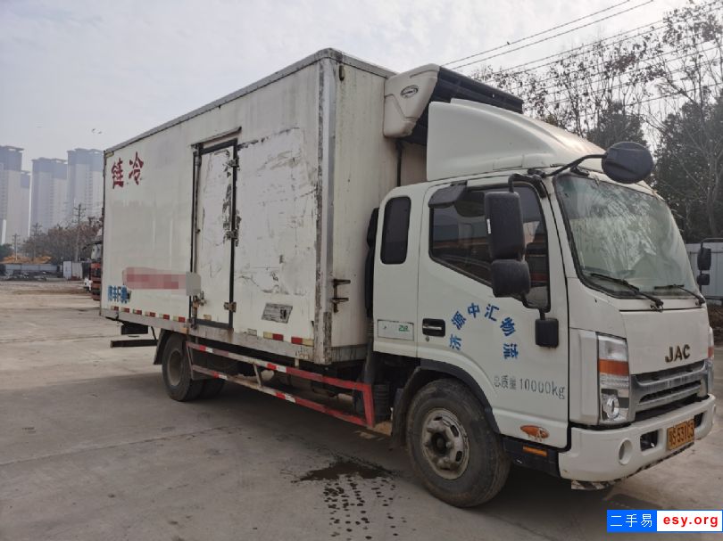 誠(chéng)信轉(zhuǎn)讓4.2米5.2米6.8米廂式冷藏車(chē) 國(guó)五8成新