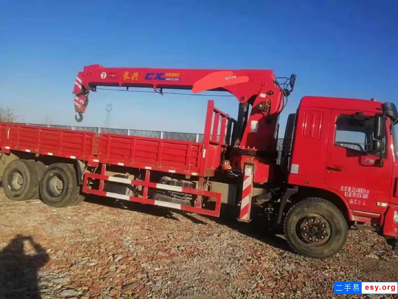 誠(chéng)信轉(zhuǎn)讓5噸6.3噸8噸10噸12噸14噸16噸隨車吊