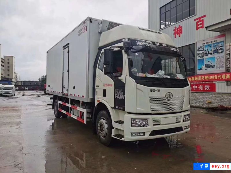 低價(jià)出售解放6.8米冷藏車(chē) 240馬力 可分期付