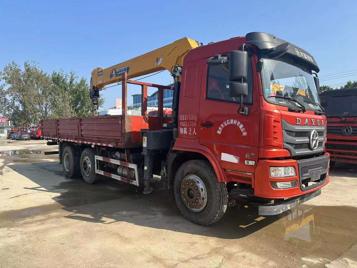 轉(zhuǎn)讓二手5噸6.3噸8噸12噸14噸16噸隨車吊包過戶