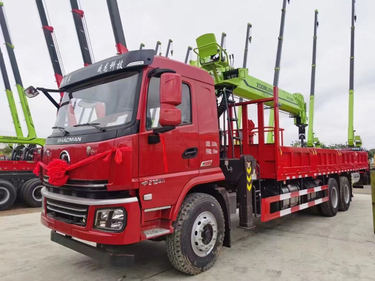 陜汽后雙橋配中聯(lián)12噸隨車吊 廠家直銷包送車