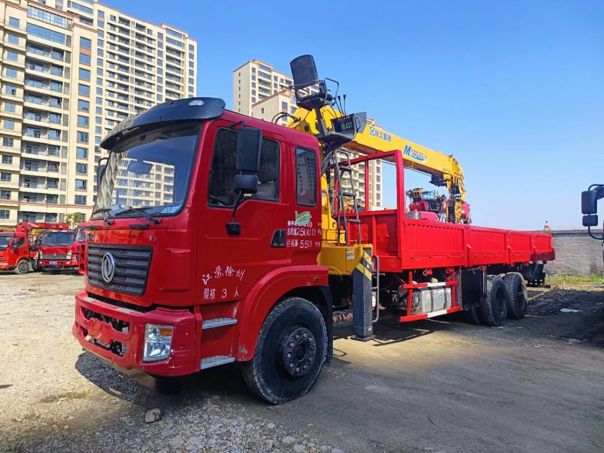 轉(zhuǎn)讓徐工12噸14噸隨車吊 工地完工低價(jià)賣