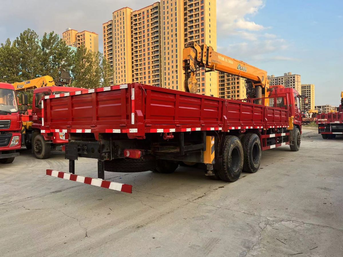 轉(zhuǎn)讓二手5噸6.3噸8噸12噸14噸16噸隨車吊包過戶