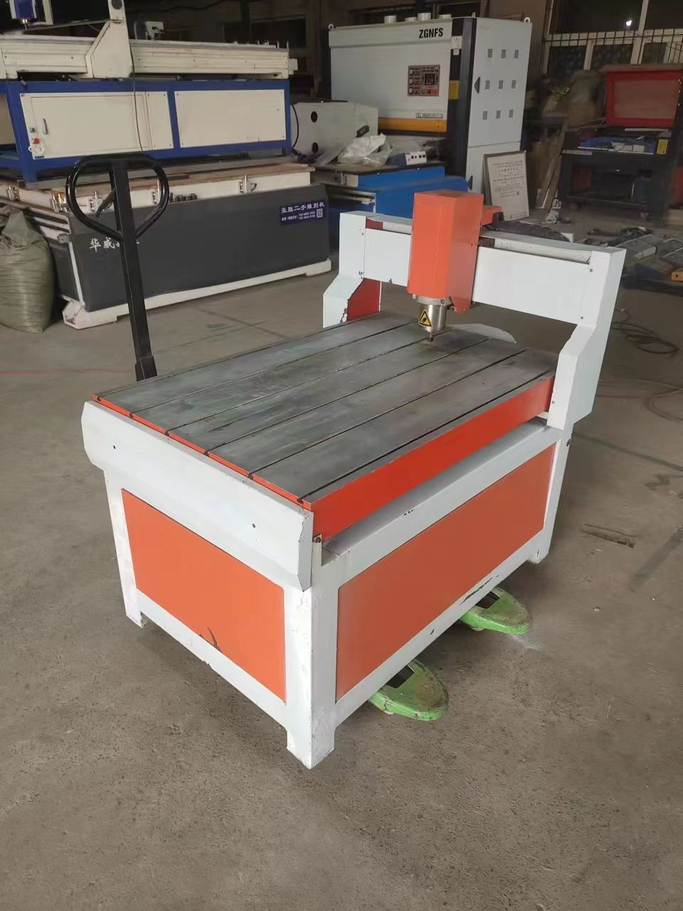 二手6090小型工藝品雕刻機轉(zhuǎn)讓