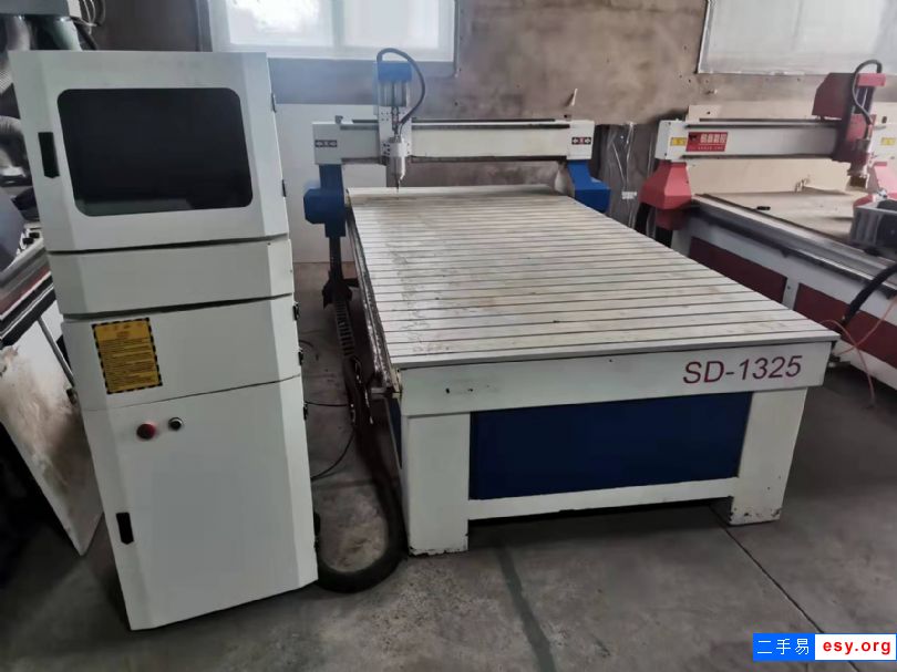 轉(zhuǎn)讓二手廣告雕刻機1325一臺