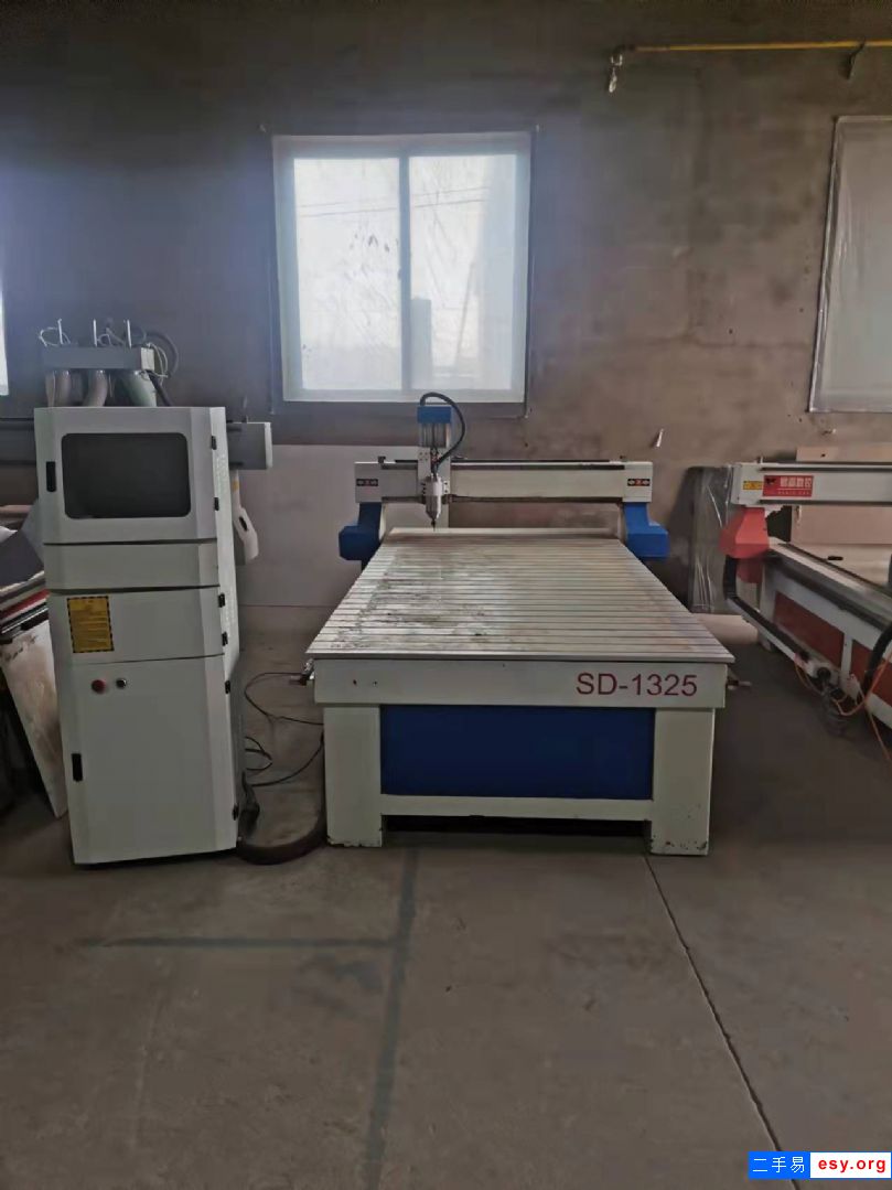 轉(zhuǎn)讓二手廣告雕刻機1325一臺