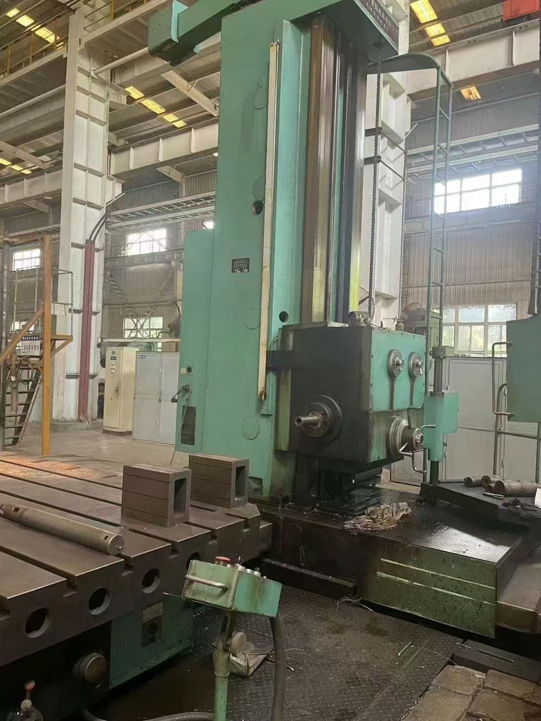 轉讓二手恒升TX6213A-X6Y2.5數(shù)顯落地鏜銑床X軸行程6米