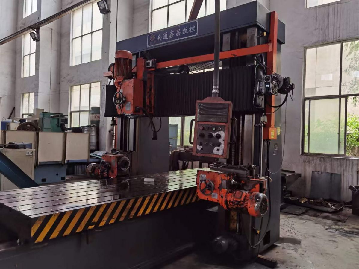 轉(zhuǎn)讓二手鑫昌XH-X4016龍門銑床加工高度1.2米銑頭電機(jī)功率7.5