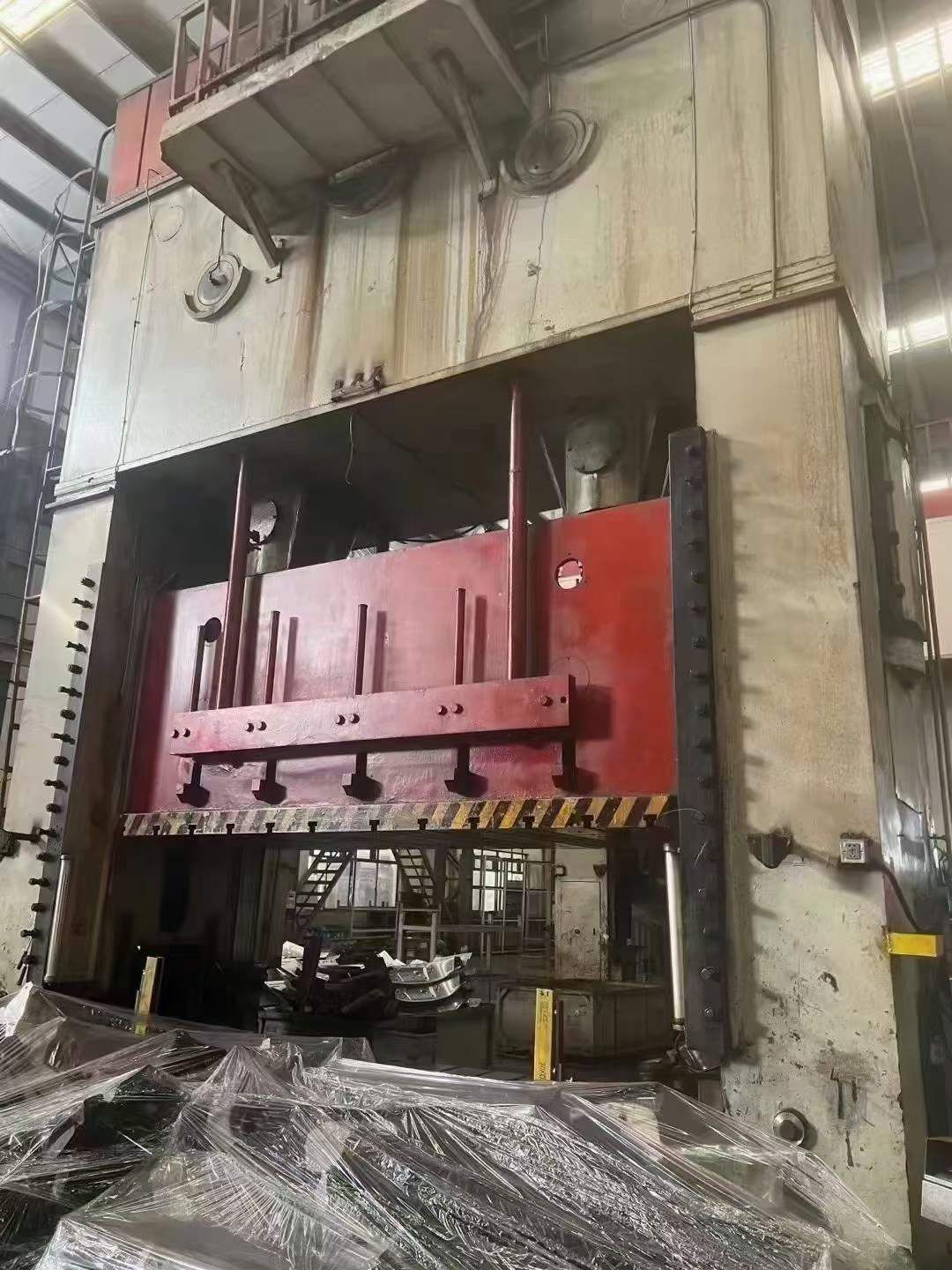 處理二手濟(jì)南二機(jī)J36-800B閉式雙點(diǎn)壓力機(jī)公稱力8000