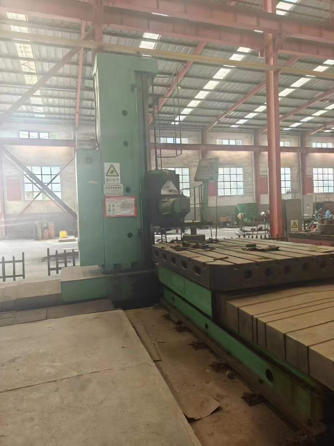 轉(zhuǎn)讓二手日升TX6213AF落地鏜銑床主電機功率22