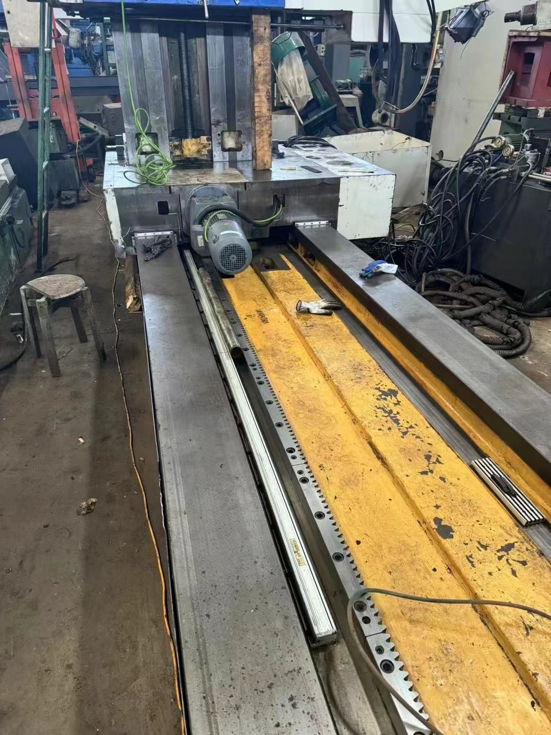 出售二手沈機(jī)TX6213A數(shù)顯落地鏜銑床加工高度2米