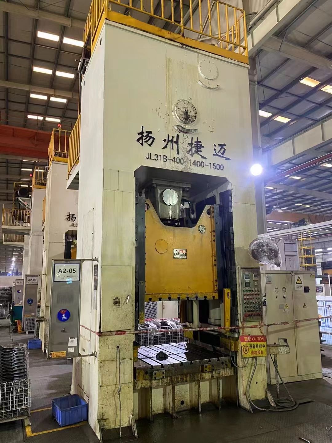 處理二手捷邁JL31B-400閉式單點壓力機滑塊行程400