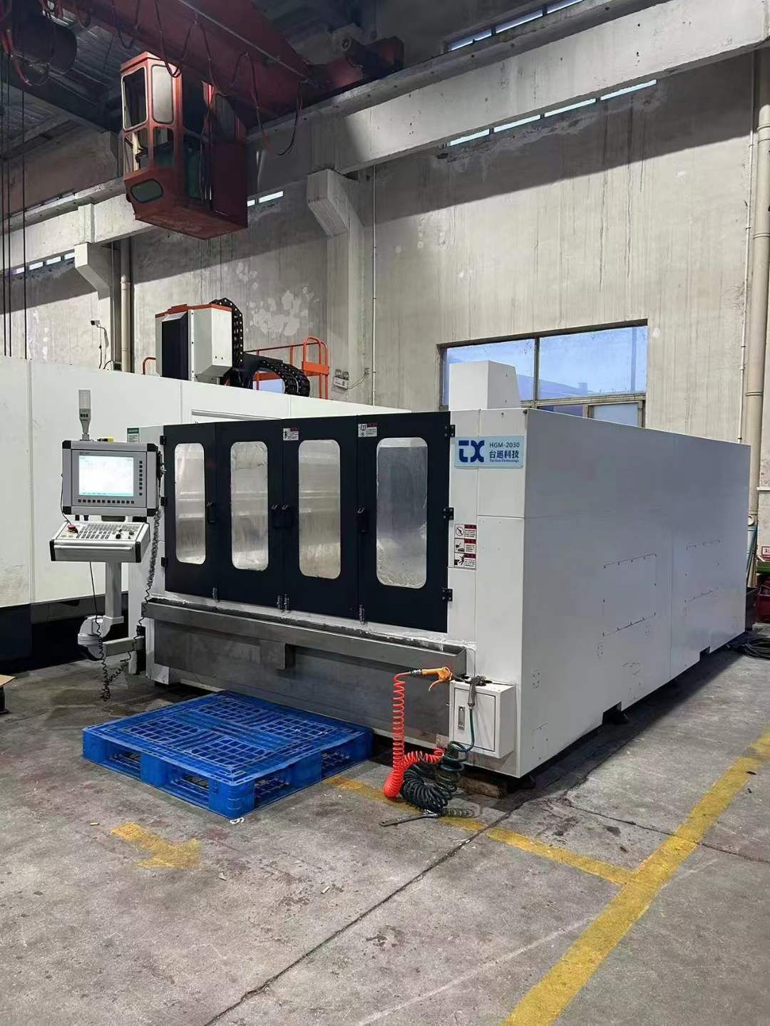 處理二手臺(tái)迅HGM-2030龍門雕銑機(jī)BT30主軸錐度