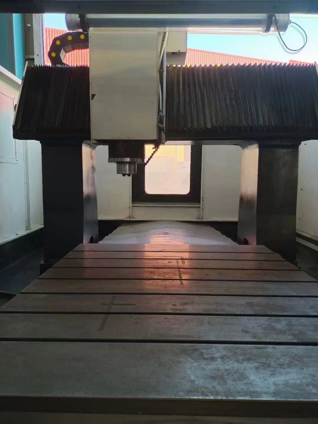 轉(zhuǎn)讓二手南通新瑞100120雕銑機(jī)二手100120雕銑機(jī)