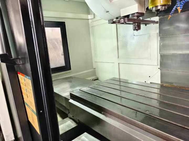 轉(zhuǎn)讓二手大金1470立式加工中心BT50主軸錐度