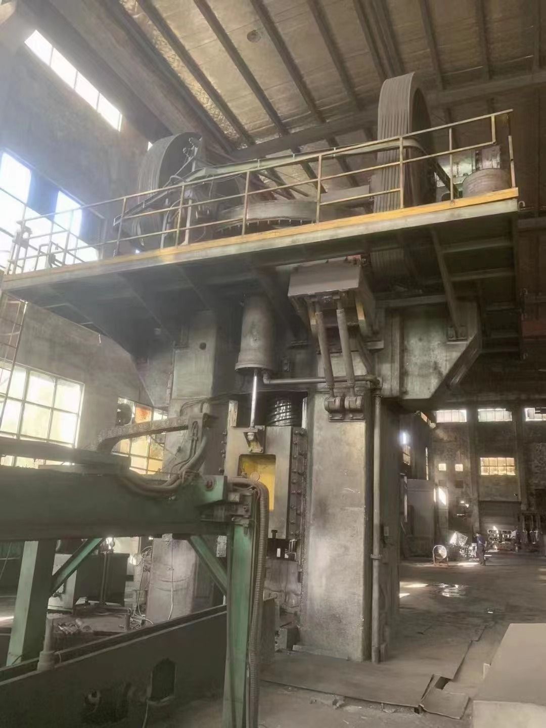 出售二手青島鍛壓J53-630摩擦壓力機裝模高度470