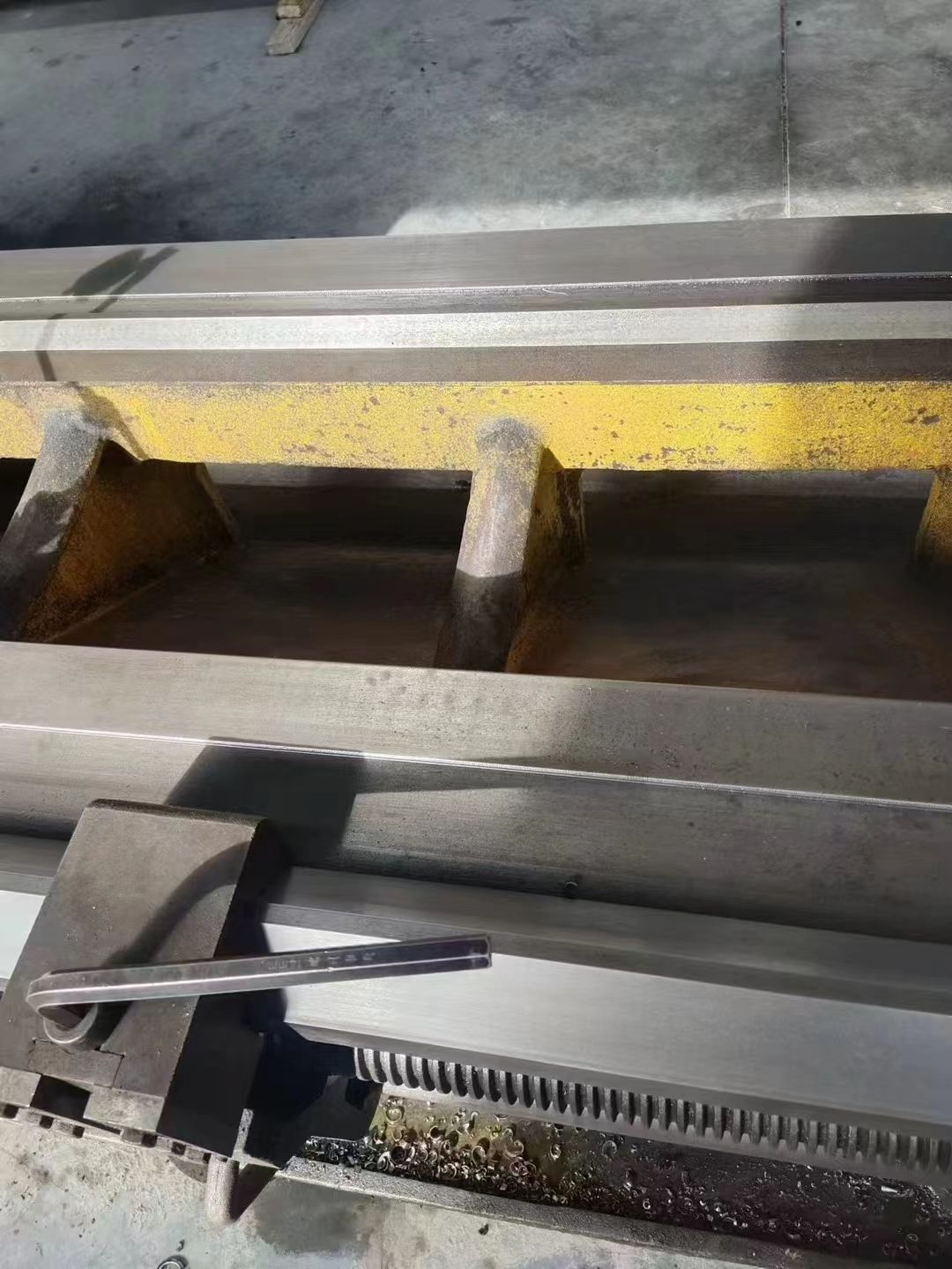 處理二手普利森CW62140Dx8米臥式車床加工長度8米