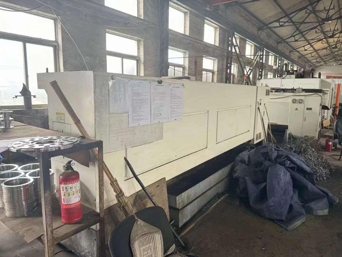 處理二手沈陽CAK80285數(shù)控臥式車床導軌寬度600