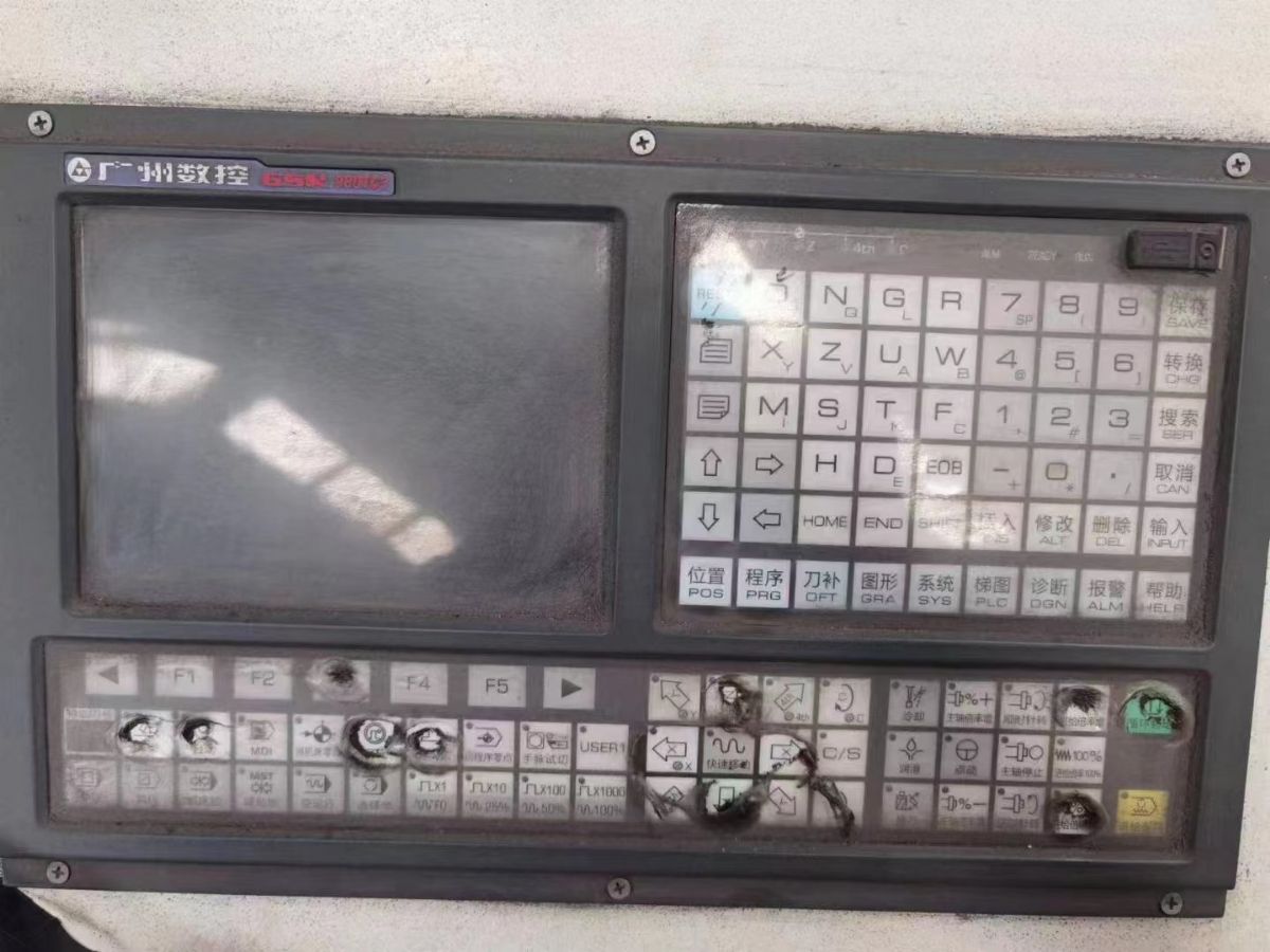 轉(zhuǎn)讓二手齊重C5225Ex16-10數(shù)控雙柱立式車床工作臺直徑2250