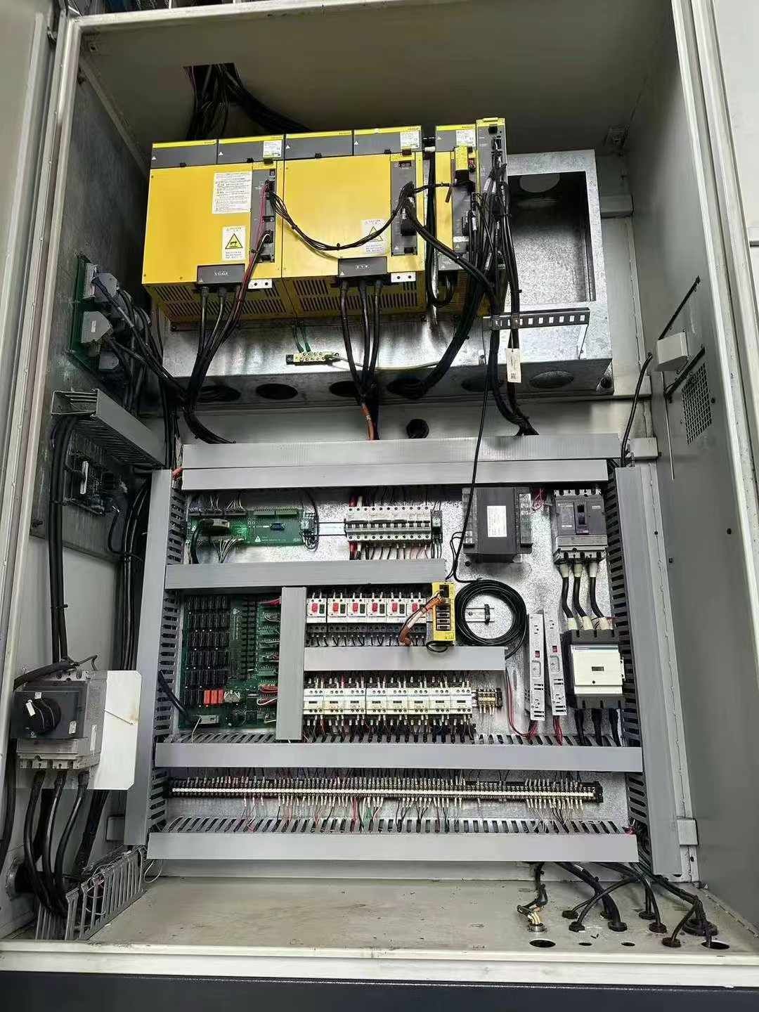 出售二手油機YV-1000ATC數(shù)控立式車床切削高度700