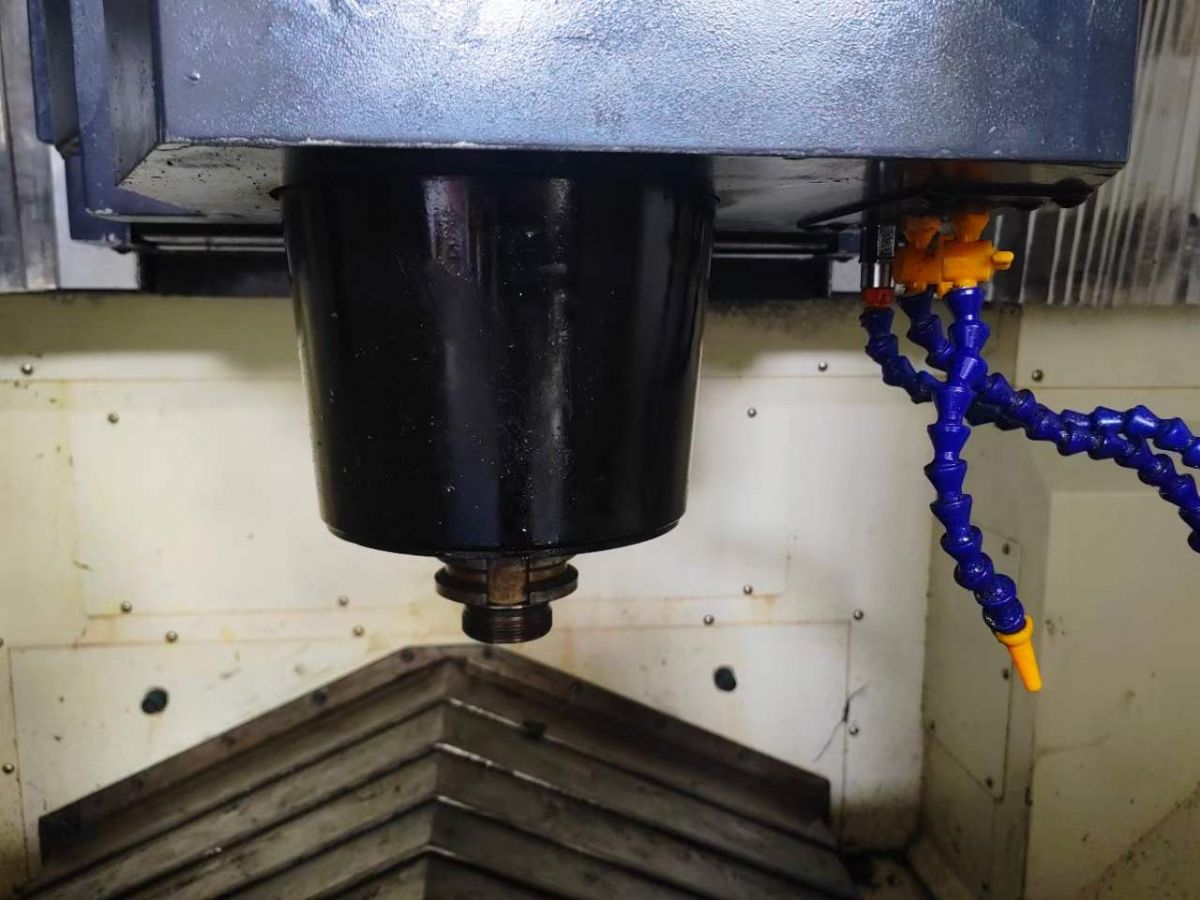 處理二手牧野V56立式加工中心工作臺承重800