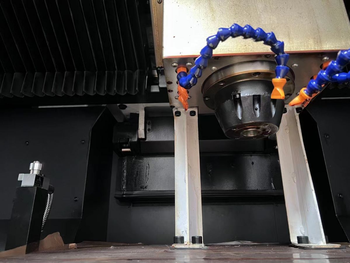 處理二手大連DX-500J雕銑機(jī)二手500精雕機(jī)